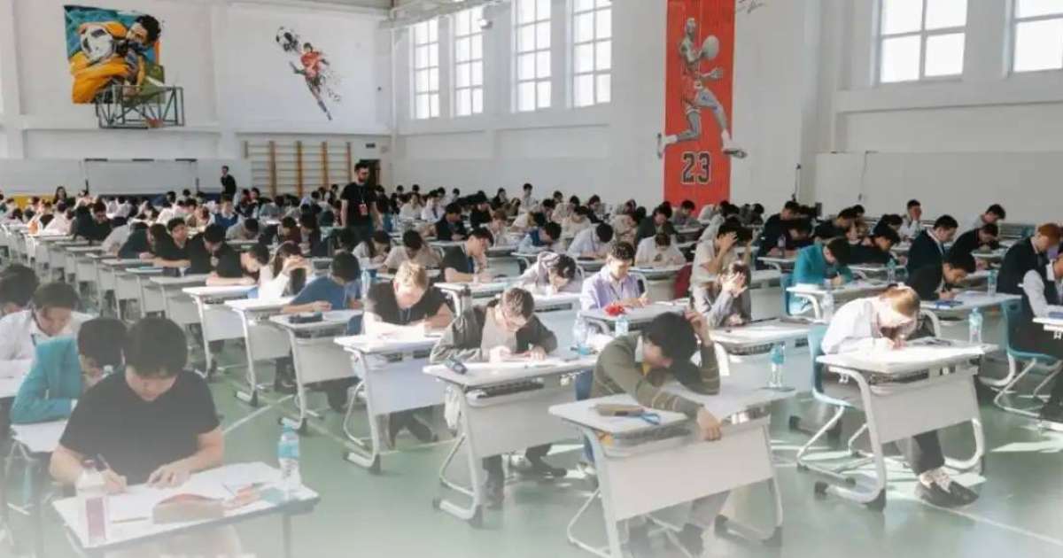 Colman Domingo and Jude Law at amfAR’s Venice Gala