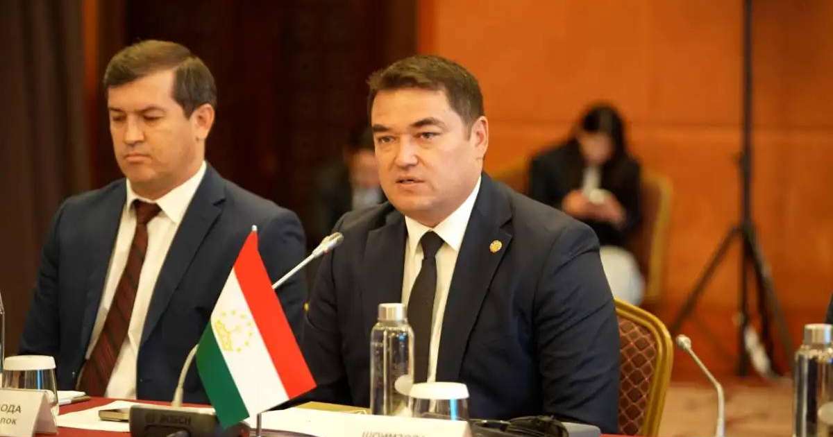 Colman Domingo and Jude Law at amfAR’s Venice Gala