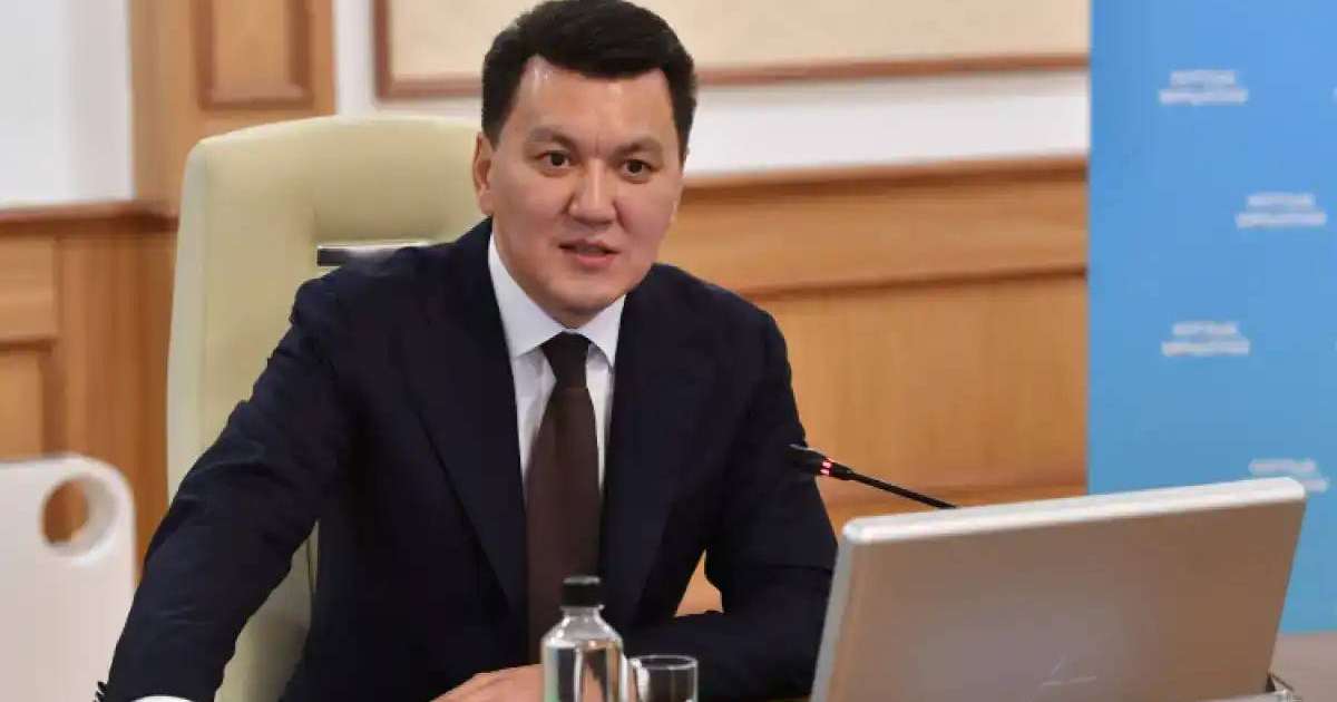 Президент жұмысшы мамандықтар мәртебесін арттыру саясатын жүйелі жүргізіп келеді - Ерлан Қарин