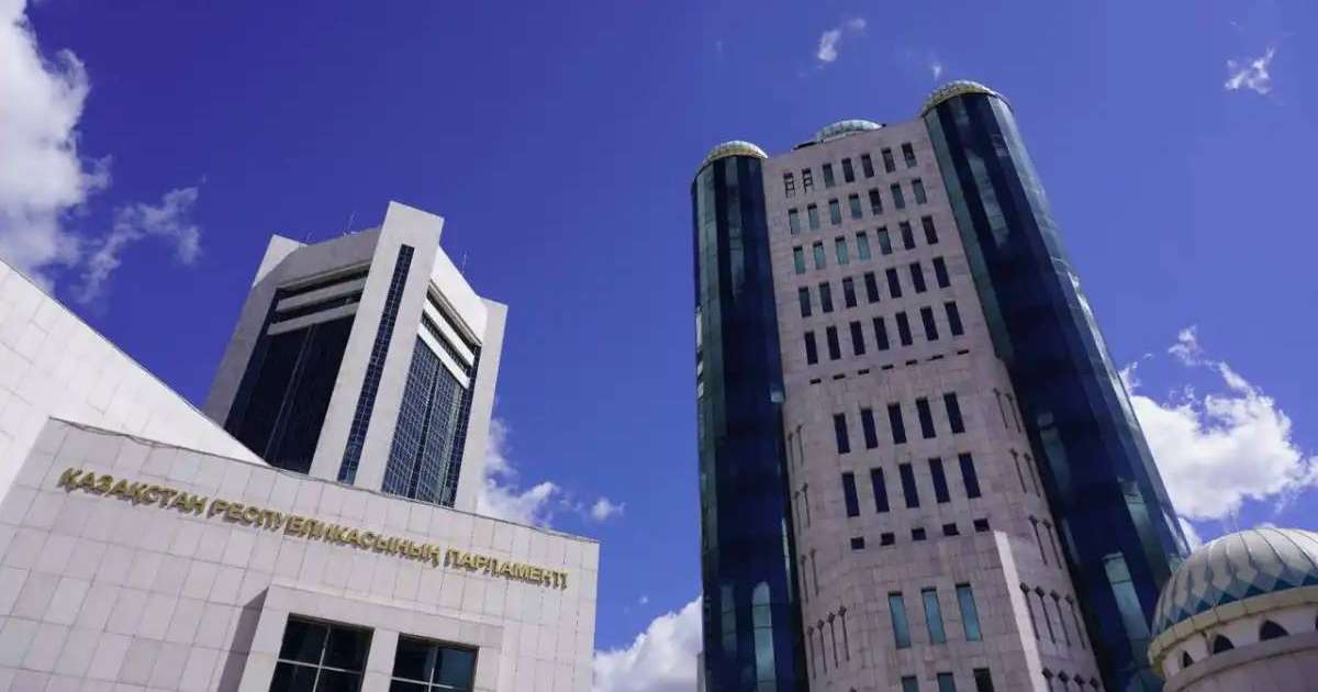 Парламент жасанды интеллект туралы заң қабылдады