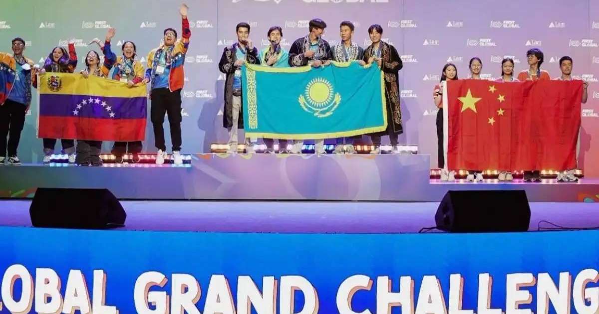 Colman Domingo and Jude Law at amfAR’s Venice Gala