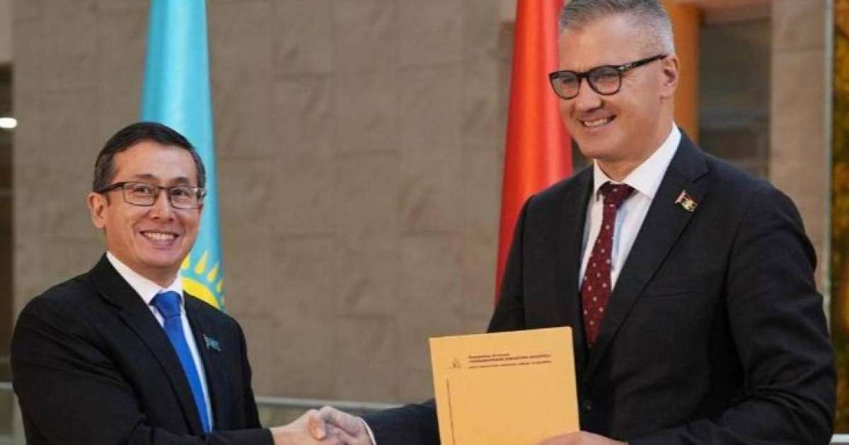 Colman Domingo and Jude Law at amfAR’s Venice Gala