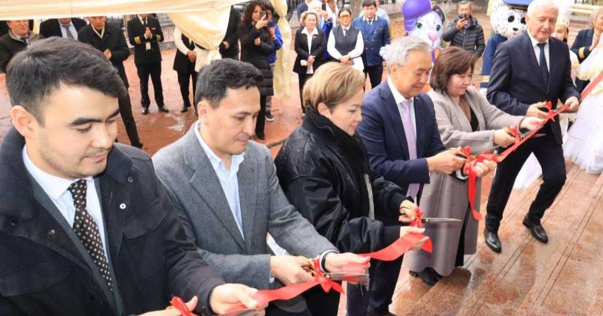 Colman Domingo and Jude Law at amfAR’s Venice Gala