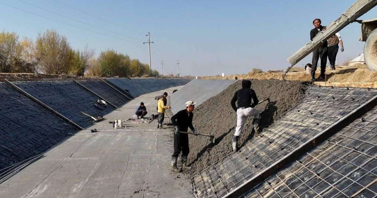 Colman Domingo and Jude Law at amfAR’s Venice Gala