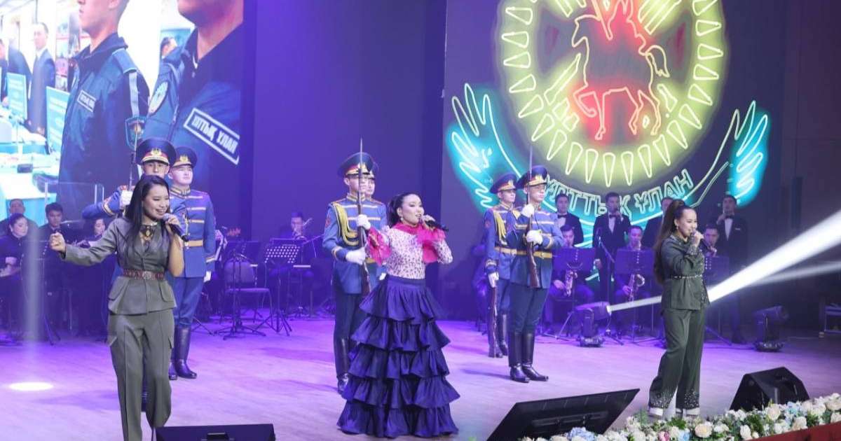 Colman Domingo and Jude Law at amfAR’s Venice Gala