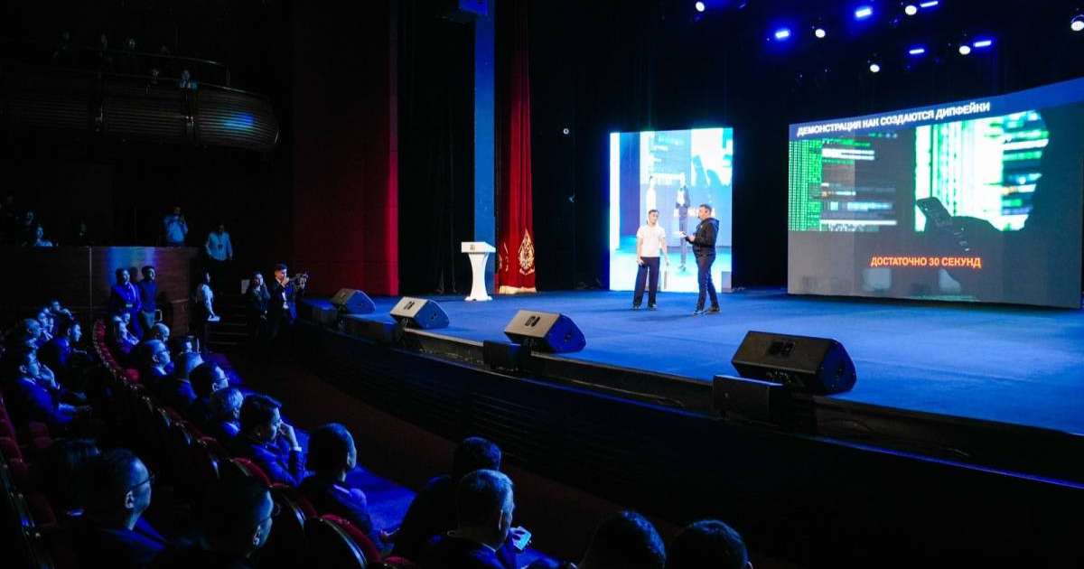 Colman Domingo and Jude Law at amfAR’s Venice Gala