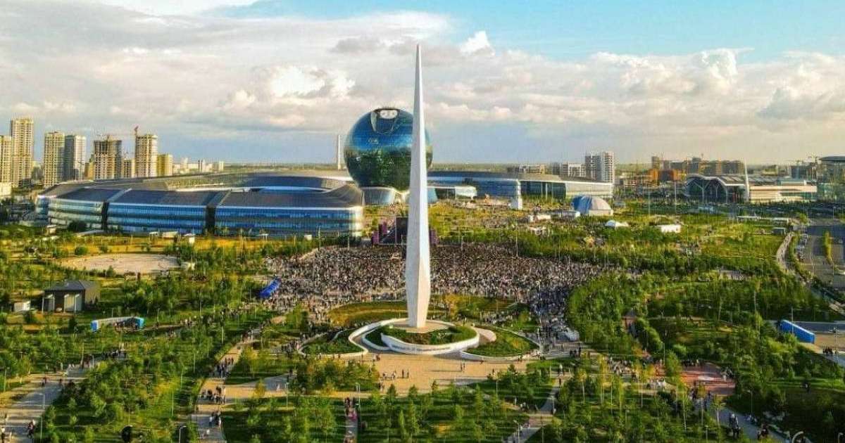 Colman Domingo and Jude Law at amfAR’s Venice Gala