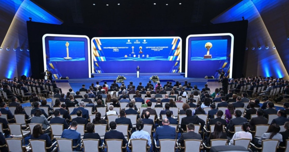 Тоқаев: Цифрландыру мен жасанды интеллектіні енгізу 20 миллиард долларға дейін кіріс әкелуі мүмкін