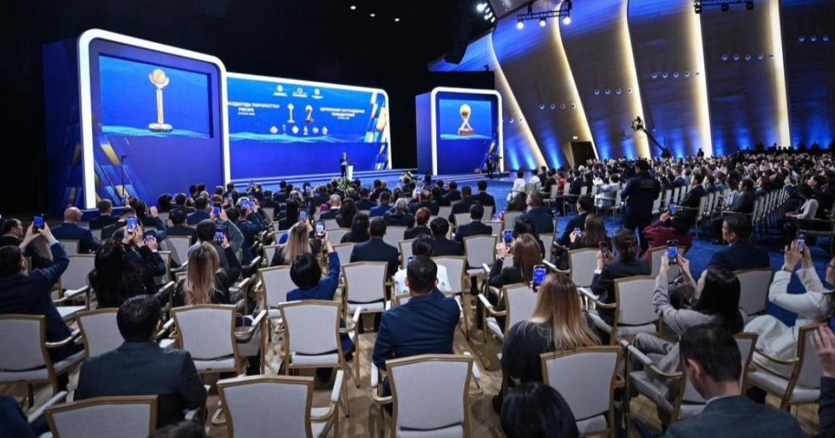 Мемлекет басшысы: Алдымызда бизнес бетпе-бет келетін әкімшілік кедергілерді азайту міндеті тұр