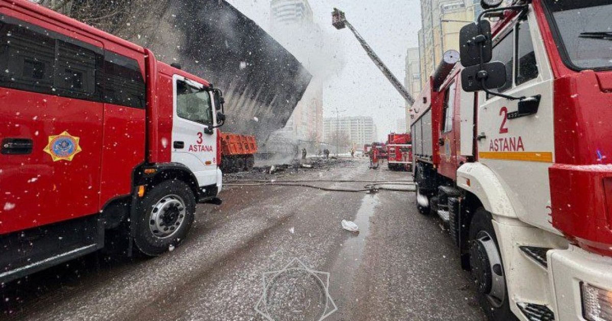 Астанада үш қабатты ғимараттағы өрт сөндірілді – ВИДЕО