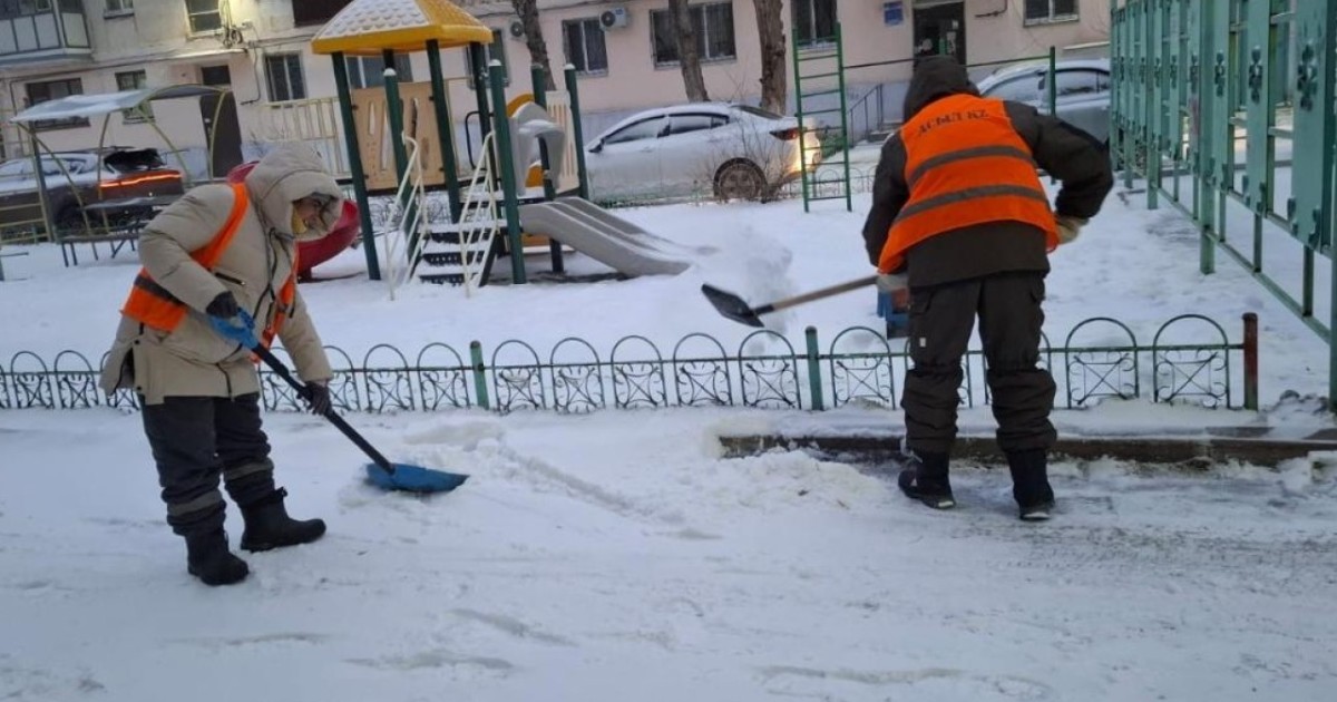 Астанада қар күреуге 3 мыңнан астам жұмысшы жұмылдырылды
