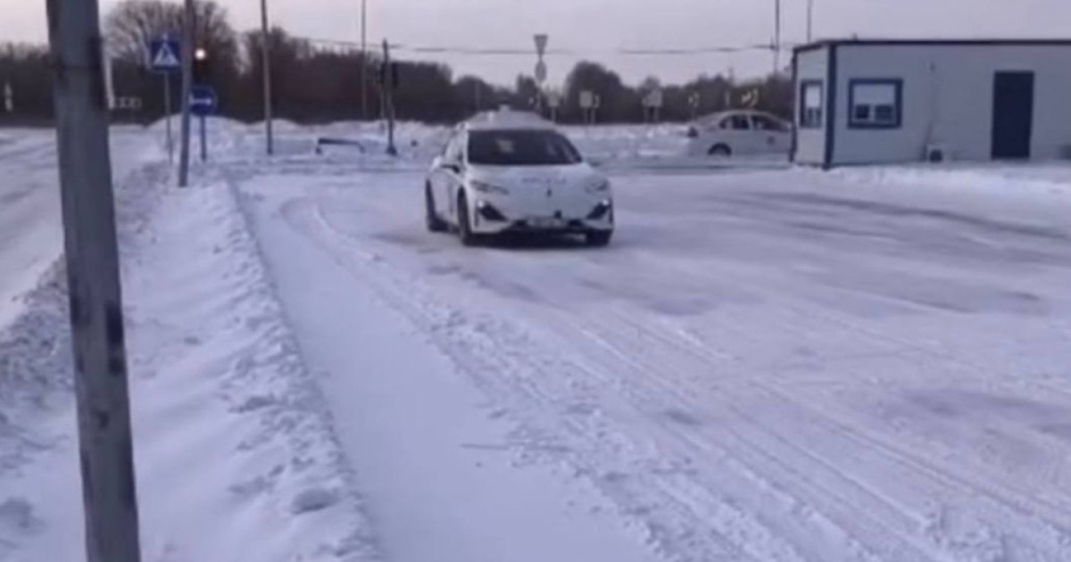 Астанада автономды басқарылатын электромобиль таныстырылды