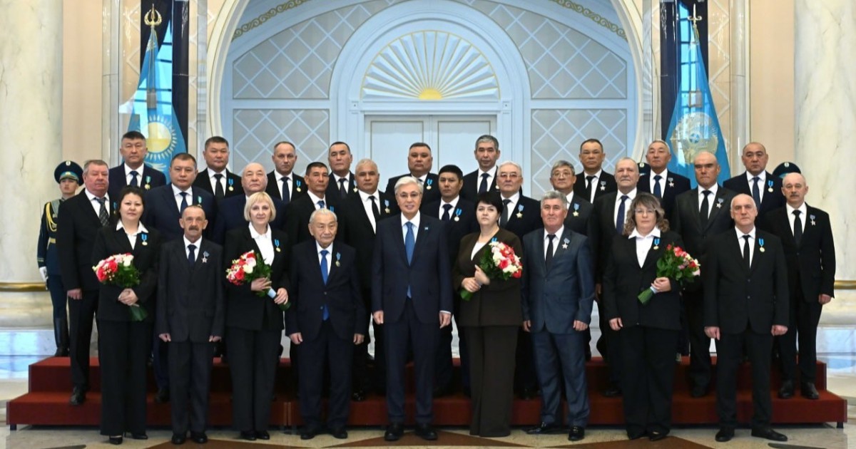 Тоқаев энергетика саласын дамытуға үлес қосқан бір топ азаматты марапаттады