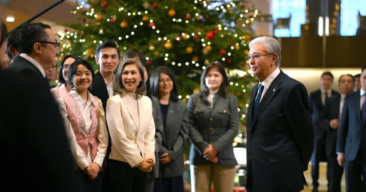 Тоқаев Жапонияда тұрып жатқан қазақстандықтармен кездесті