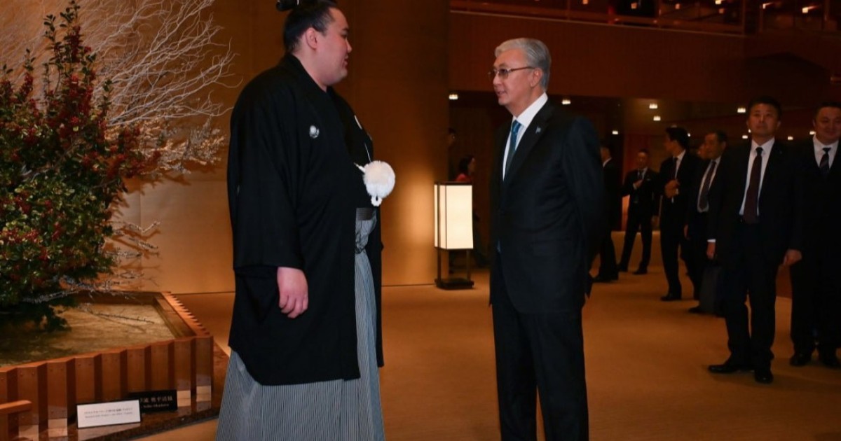 Токиода Қасым-Жомарт Тоқаев кәсіпқой сумошы Ерсін Балтағұлмен кездесті