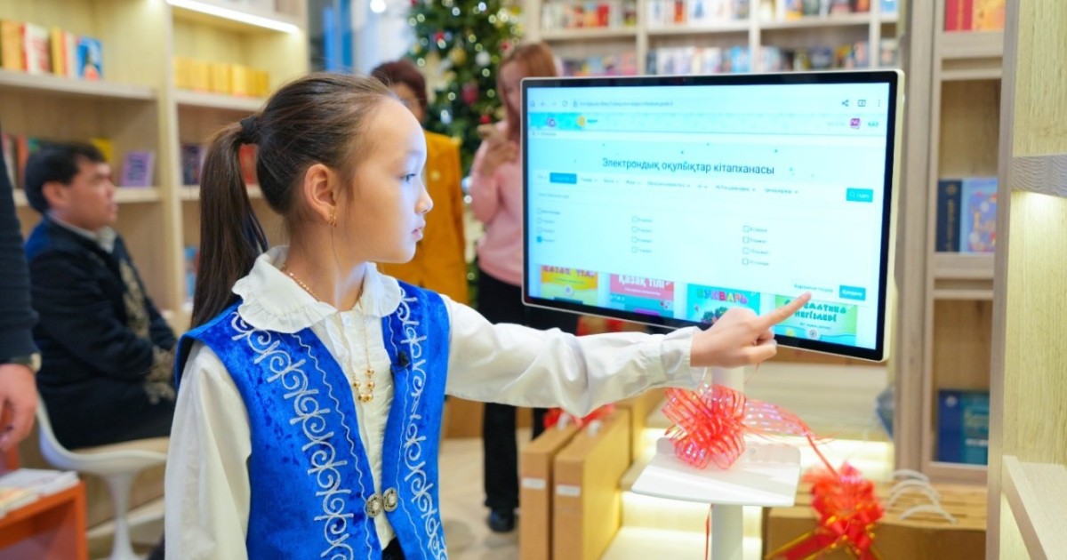 TopIQ-MobilBox: Астанада мектеп пен кітапханаларға арналған электрондық оқу станциялары табысталды