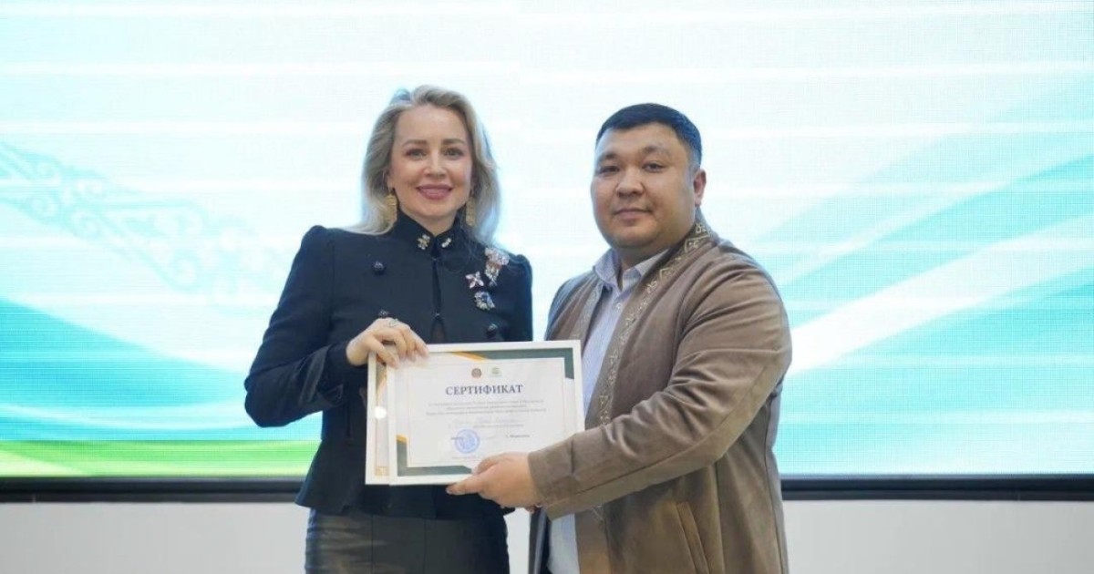 Астанада қазақ тілі курсының тыңдаушыларына сертификаттар тапсырылды