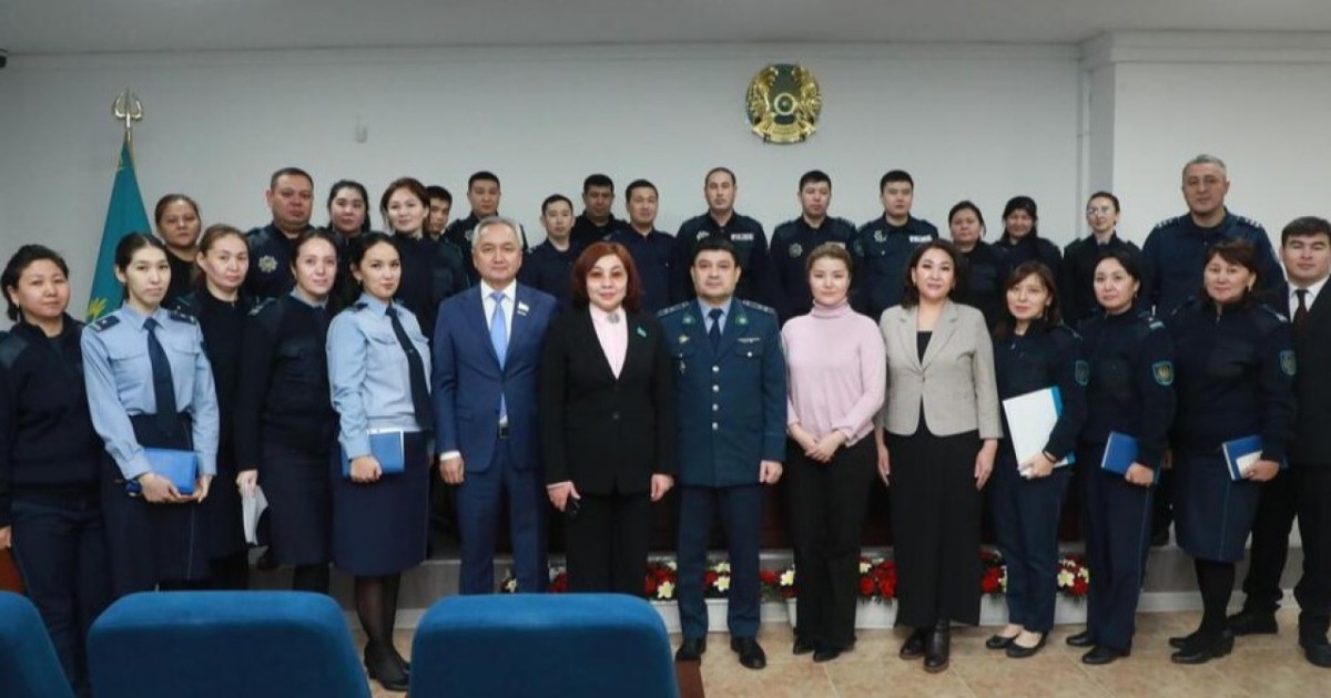 Сенатор Бибігүл Жексенбай Астананың «Сарыарқа» ауданы полициясының жеке құрамымен кездесті