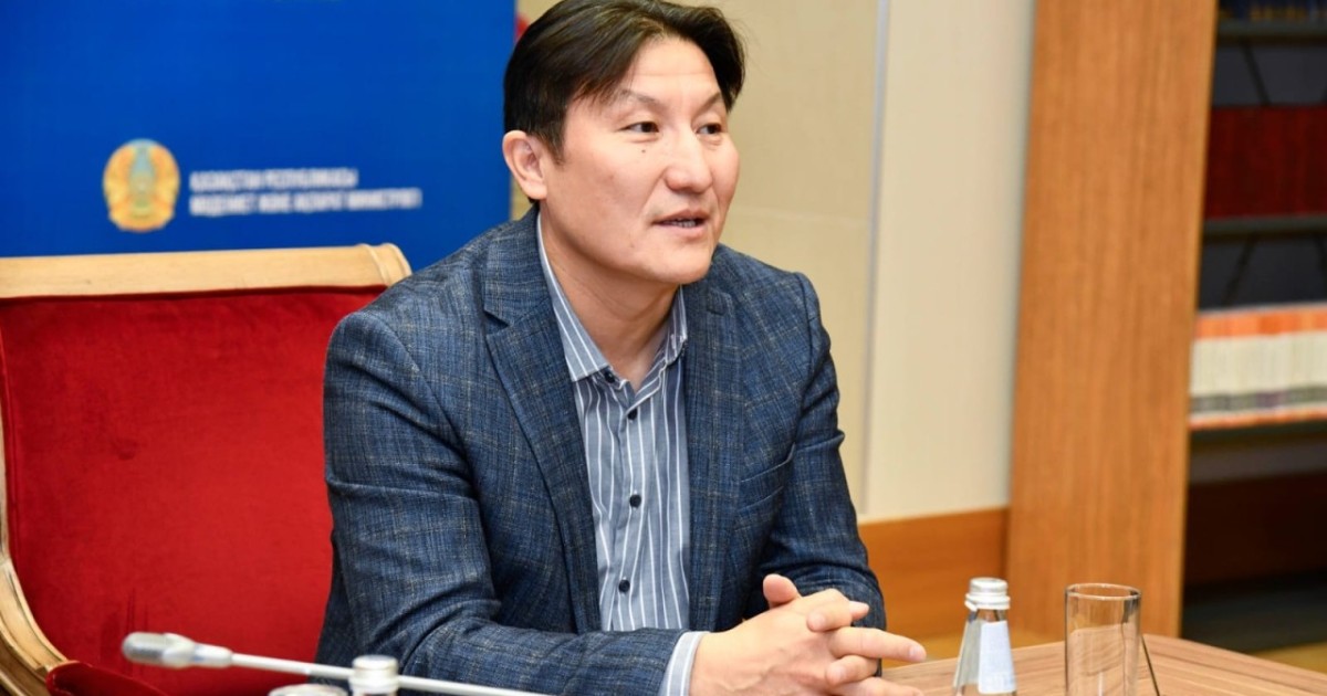 «Шыңғыс хан рөлін сомдадым»: театр актері Жанқалдыбек Төленбаев 2025 жылғы жаңалықтарын айтты