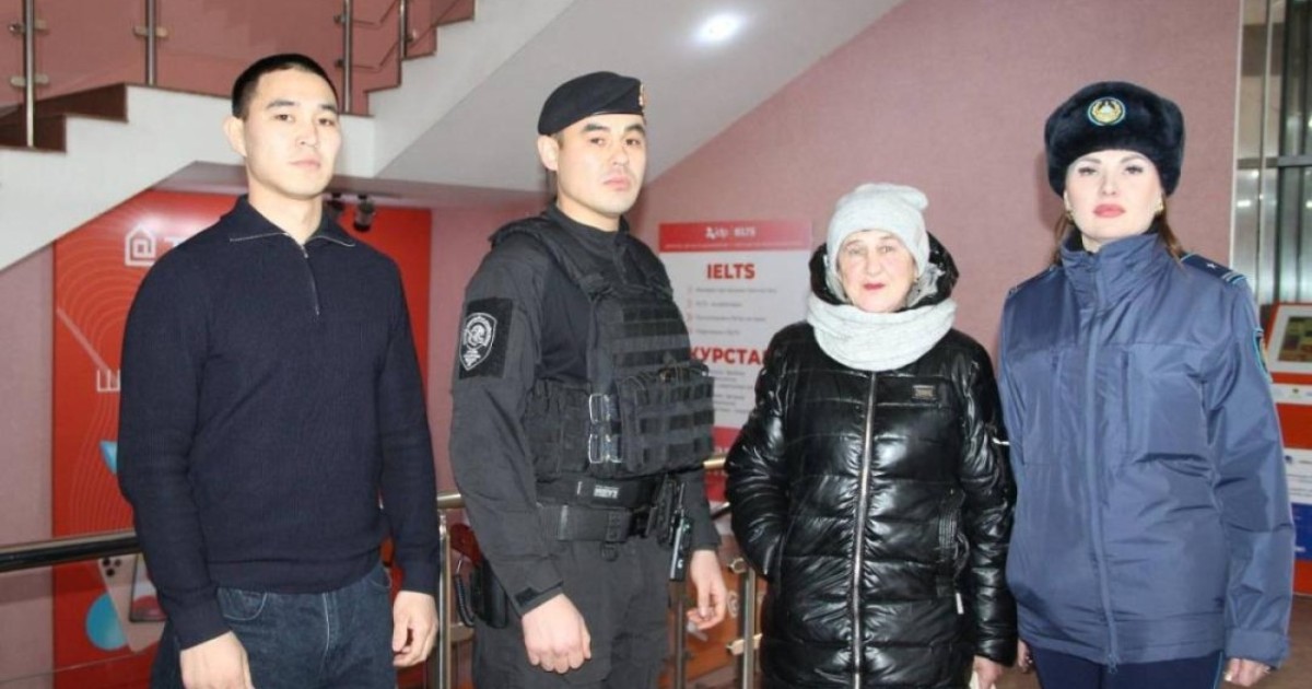 Полицейлер алаяқтарға ақша аудармақ болған зейнеткерді құтқарып қалды