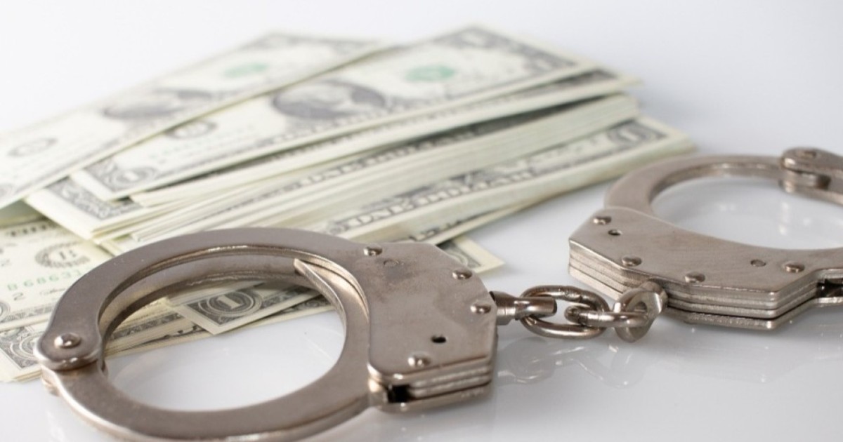 Шымкентте 80 млн теңгені қалтасына басқан күдікті әйел ұсталды