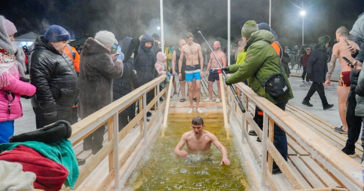 Астанада Крещение мерекесіне арналған жаппай шомылу өтіп жатыр