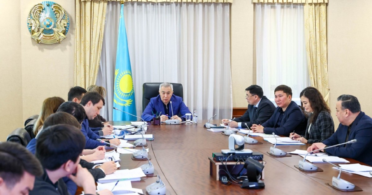 «Үш есе төмен»: Үкіметте инфляцияны тұрақтандыру шаралары талқыланды