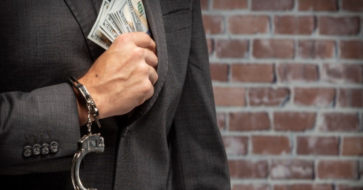 «Бір кресло – 20 млн теңге»: Шымкентте бюджет қаржысын жымқырғандарға қатысты тергеу аяқталды