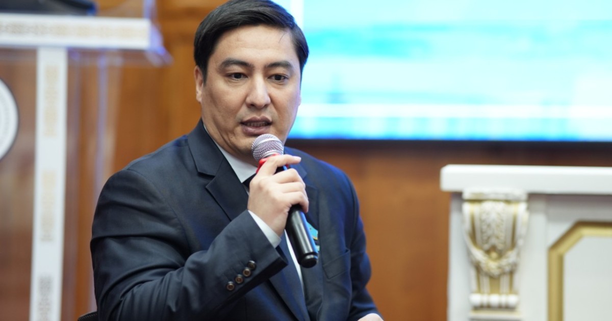 Құрылтайда Президент Конституциялық құрылымға қатысты жүйелі өзгерістерді атап өтті – Ерлан Әбдиев