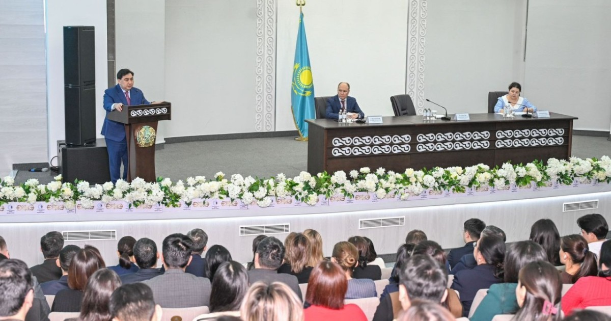 Дархан Жазықбай мемлекеттік қызметтің жаңа үлгісін қалыптастыруға белсенді қатысуға шақырды