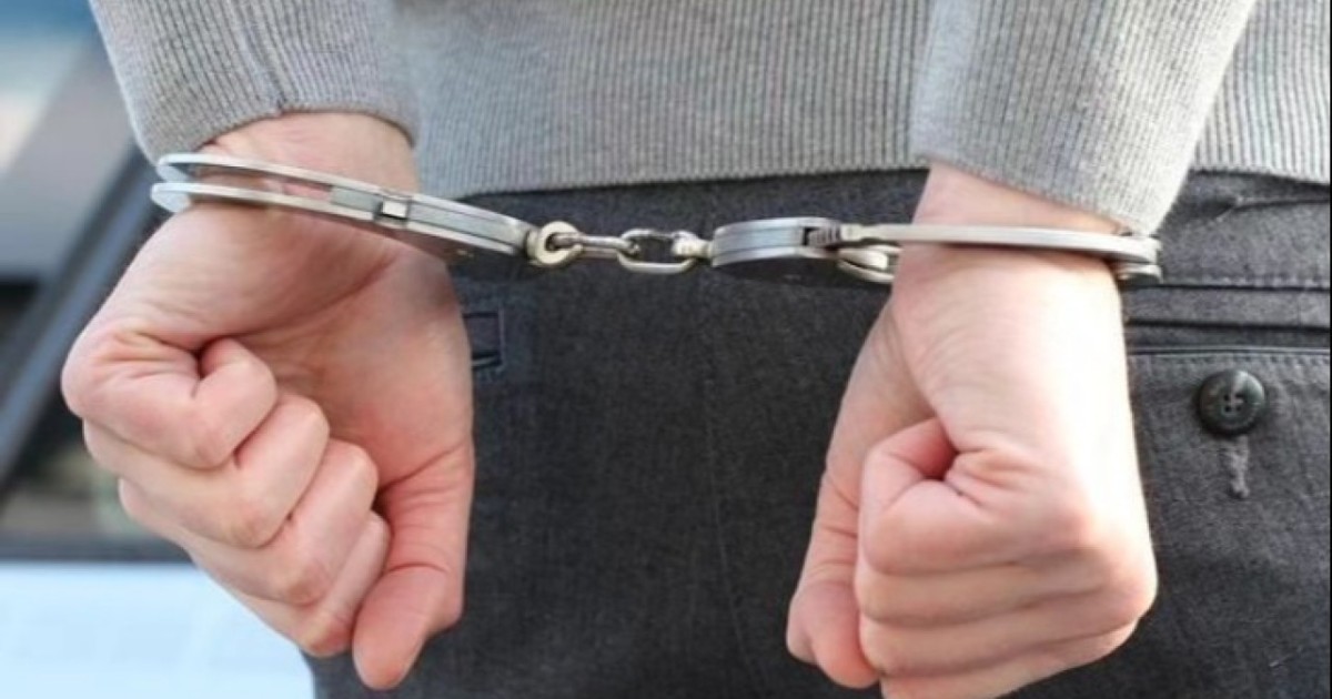 Астанада таныстарына тауарды арзанға сатқан сауда үйінің қызметкері сотталды