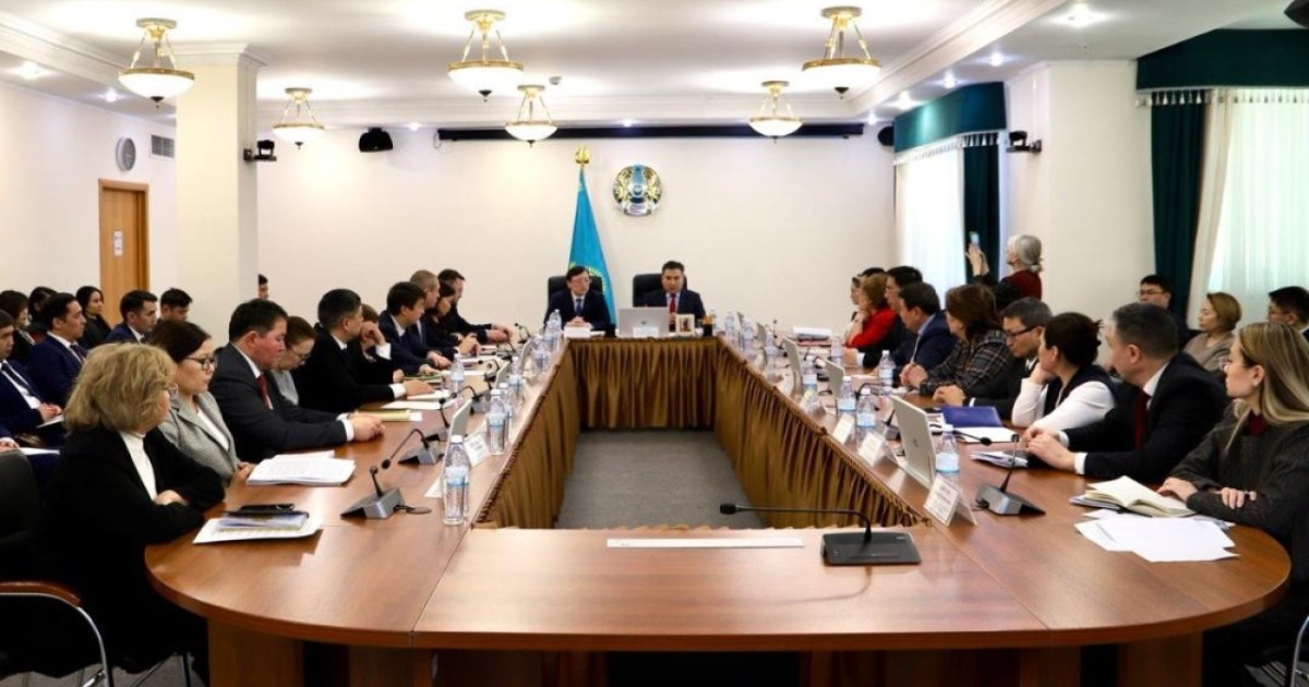 Еңбек министрлігінде жаңа Конституция жобасындағы өзгерістер талқыланды