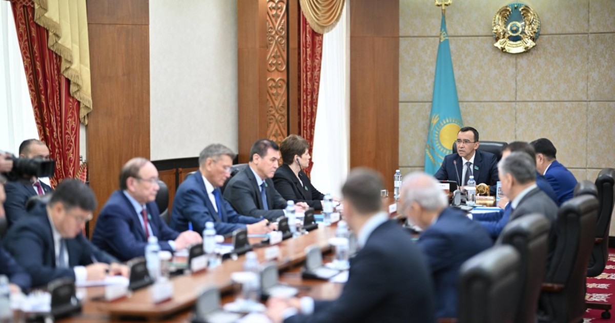 Сенат кейбір заңнамалық актіге өзгерістер мен толықтырулар енгізу туралы заңды талқылады