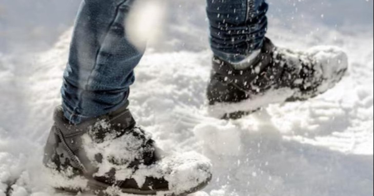 Көкшетау полицейлері арыққа құлап шыға алмай жатқан алты жасар баланы құтқарып қалды (ВИДЕО)