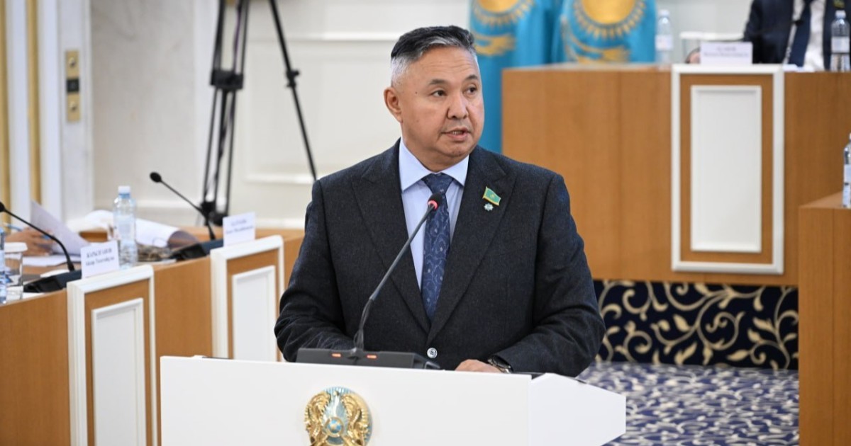 Азат Перуашев Конституцияда меншіктің барлық түрін тең қорғауды ұсынды