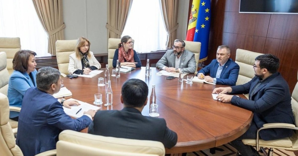 Қазақстанның Молдовадағы елшілігінде жаңа Конституция жобасы талқыланды