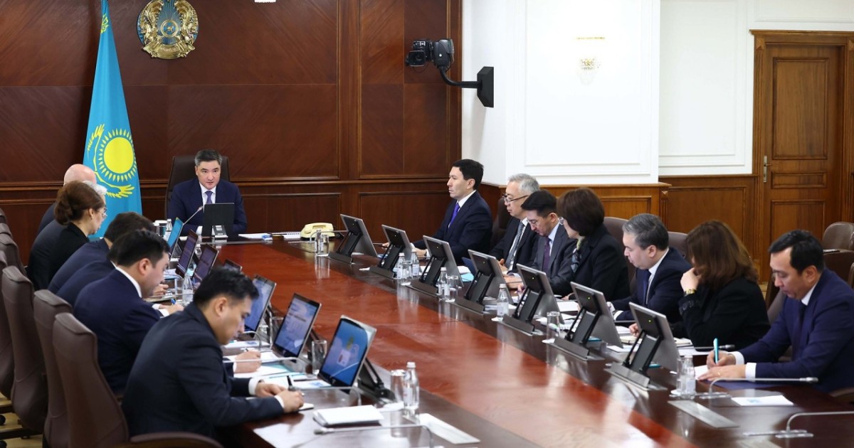 Олжас Бектенов Президенттің тапсырмаларын жүзеге асыру жөнінде кеңес өткізді