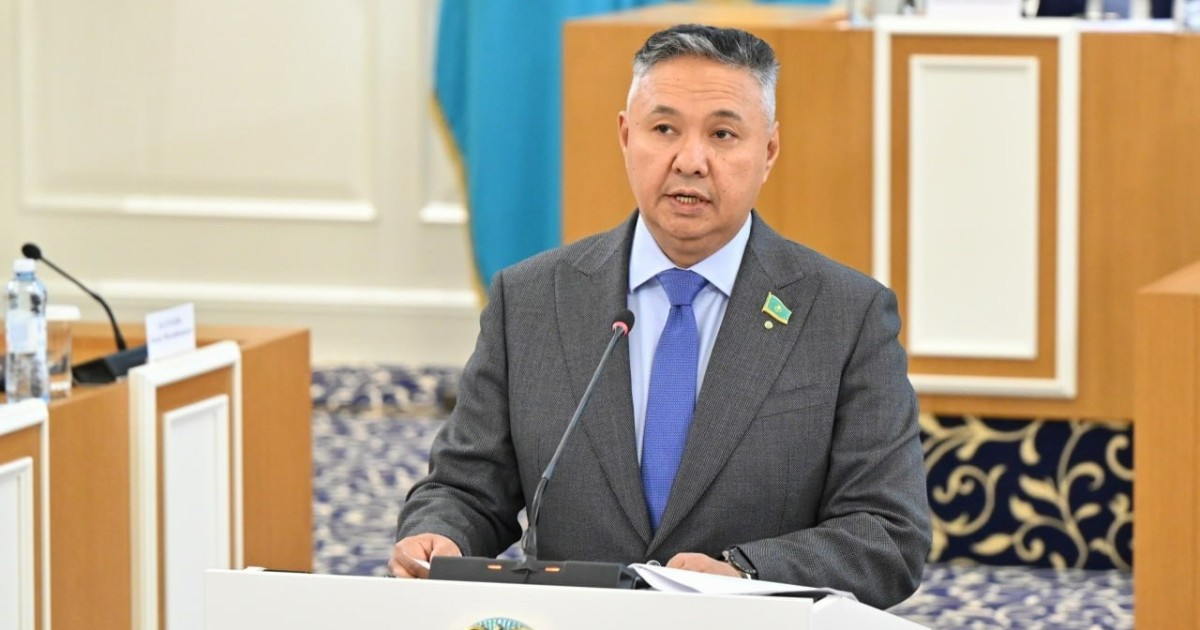 «Ақ жол» партиясы жаңа Конституция жобасын қолдайды – Азат Перуашев