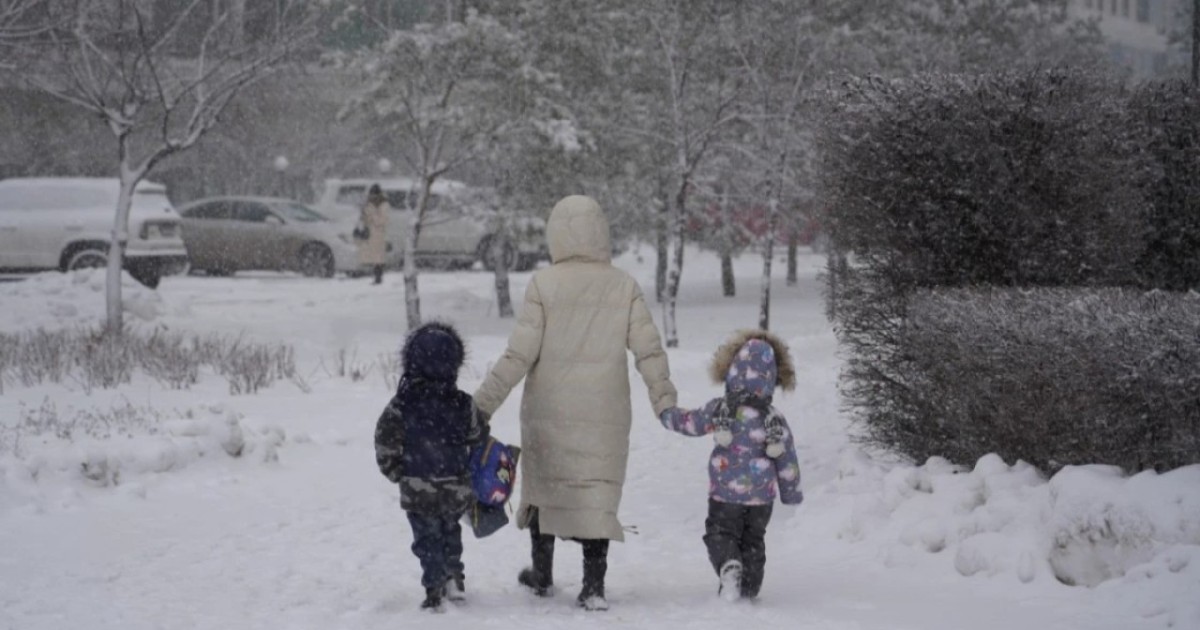 Сауалнама: ата-аналардың басым бөлігі бала тәрбиесіне ерекше мән бере бастады