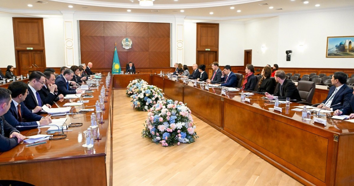 Олжас Бектенов Инвестициялық ахуалды жақсарту жөніндегі кеңестің отырысын өткізді