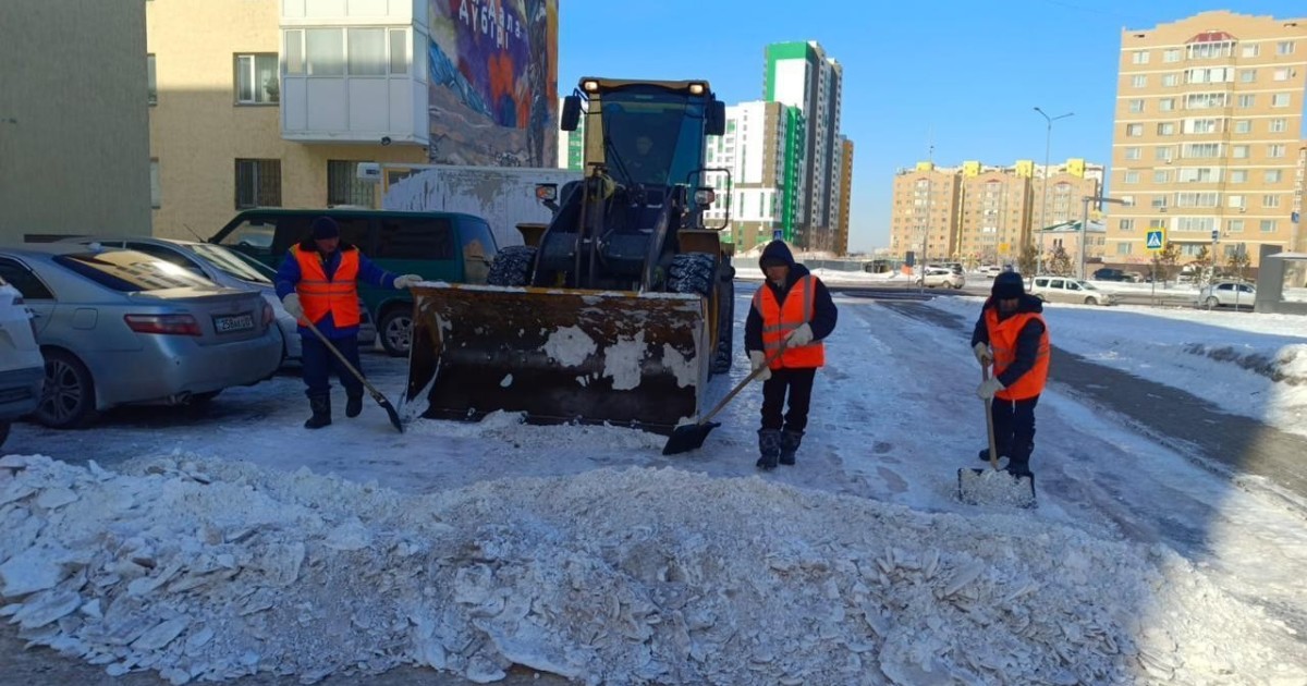 Елордада қар күреу жұмысына 3 мыңнан астам жұмысшы жұмылдырылды
