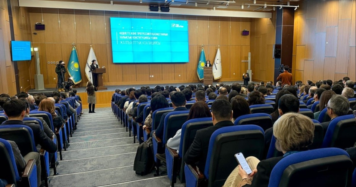 Сенат депутаты Бибігүл Жексенбай «Қазатомөнеркәсіп» ұжымымен кездесті