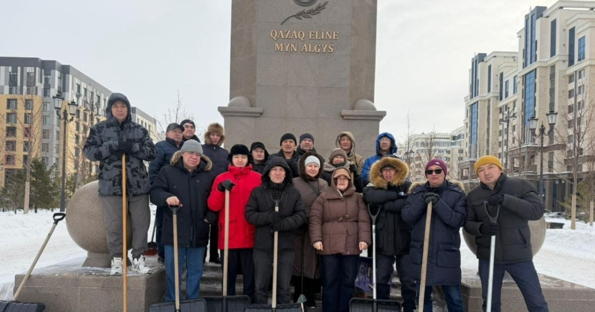 «Таза Қазақстан»: елордадағы «Қазақ еліне мың алғыс» монументі аумағында экоакция өтті