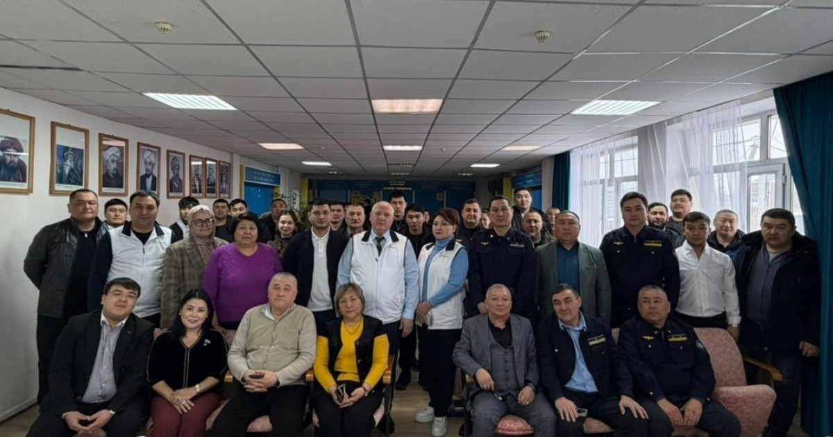 Жалпыұлттық коалиция өкілдері Астанадағы вагон депосының ұжымымен кездесті