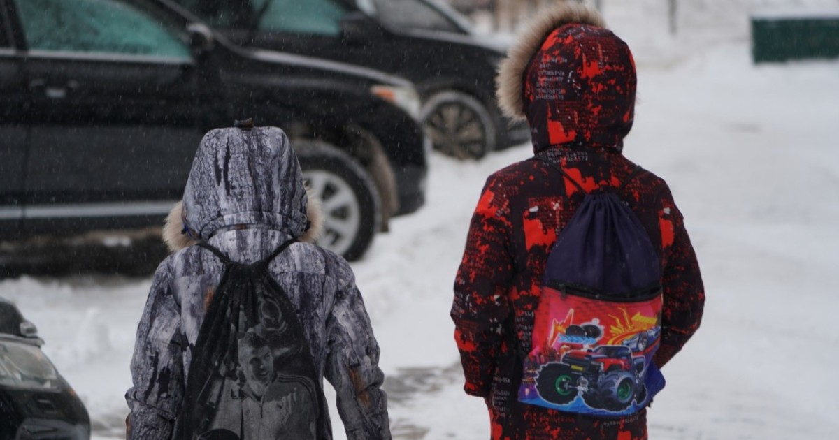 Астанада екінші ауысымдағы оқушылар мен колледж студенттері қашықтан оқиды