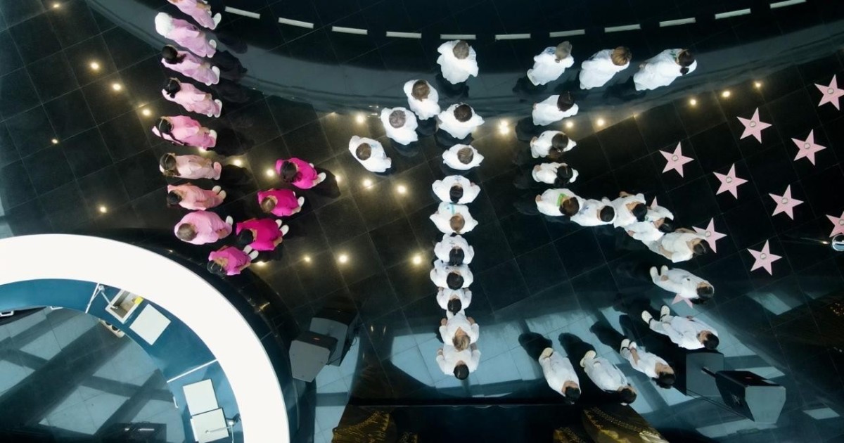 Астаналық дәрігерлер ерекше акция арқылы жаңа Конституцияны қолдады – ВИДЕО