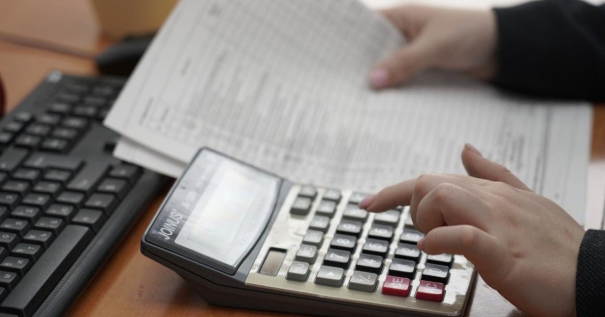 ШҚО-да жол саласындағы мекемеде жұмыста жоқ адамға жалақы төленіп келген