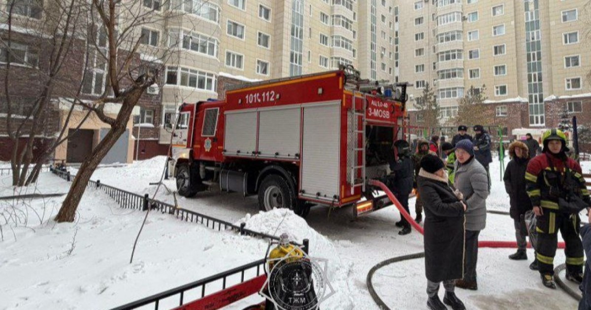 Астанада көпқабатты үйден өрт шығып, 11 адам эвакуацияланды