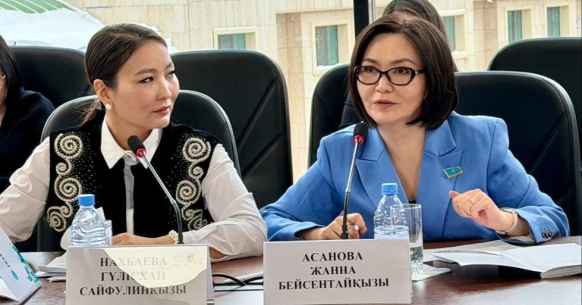 Астанада конституциялық реформалар мен жастардың рөлі талқыланды