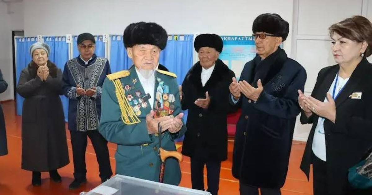 105 жастағы майдангер референдумда бірінші болып өз таңдауын жасады